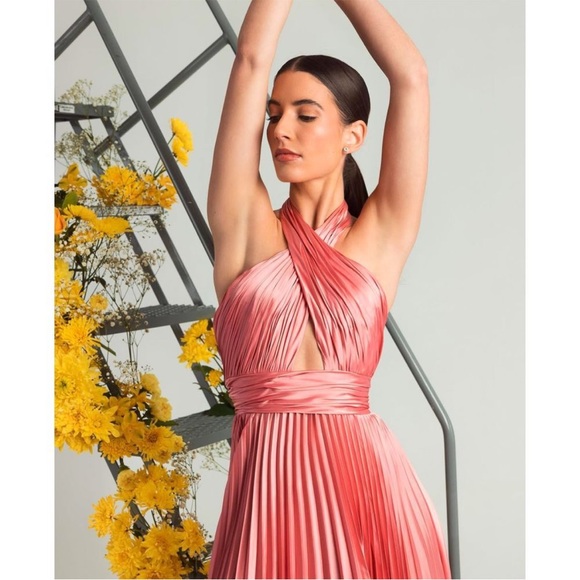 Mac Duggal NEW Rose Pink Pleated Halter Neck Asymmetrical Hem Satin Gown Size 18 - Picture 4 of 15